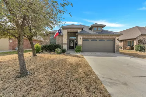 713 Ravenwood Dr, Saginaw, TX 76179