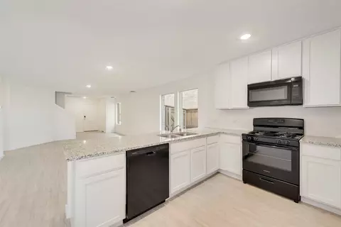 216 Ashbrook Dr, Little Elm, TX 75068