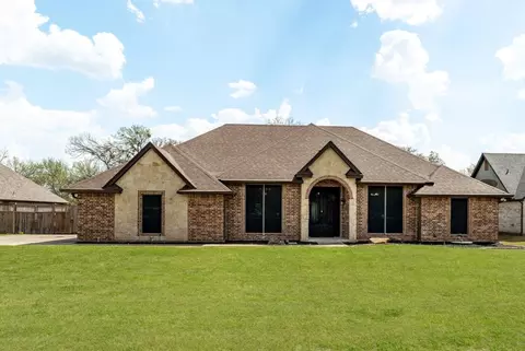 3221 Crossbridge Cir, Granbury, TX 76049