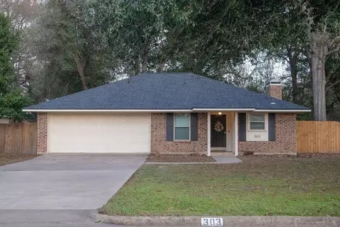 303 S Wofford St, Athens, TX 75751