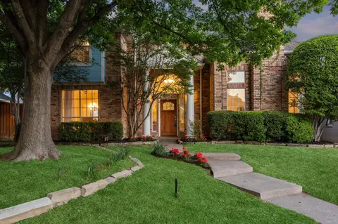 8932 Club Creek Cir, Dallas, TX 75238