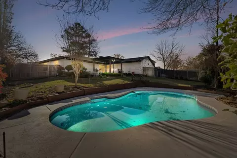 215 Stone Canyon Dr, Highland Village, TX 75077