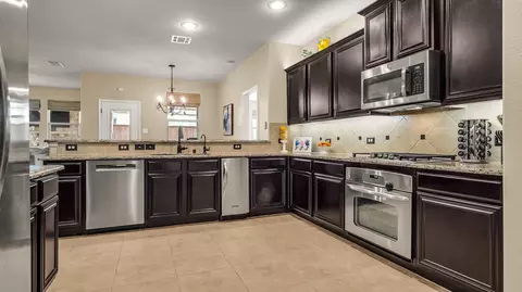 Kitchen - 507 Paddock Ln, Celina, TX 75009 photo 2 of 2