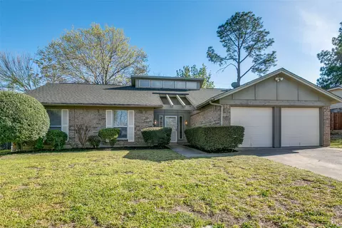 749 Spring Valley Dr, Hurst, TX 76054
