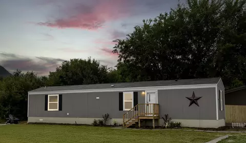 108 St Michaels Dr, Trinidad, TX 75163