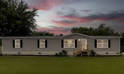 114 St Michaels Dr, Trinidad, TX 75163