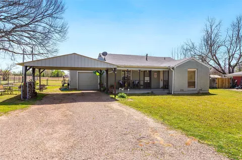 813 N Winnsboro St, Quitman, TX 75783