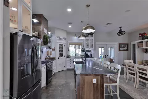 Kitchen - 801 N Avenue H, Haskell, TX 79521 photo 2 of 8