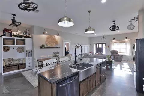 Kitchen - 801 N Avenue H, Haskell, TX 79521 photo 8 of 8