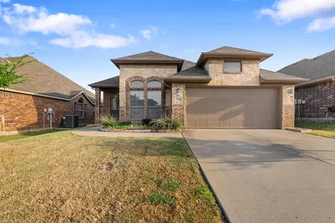 3949 Cloud Cover Rd, Roanoke, TX 76262