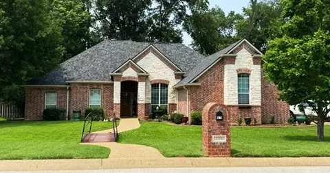 515 Southcreek Dr, Chandler, TX 75758