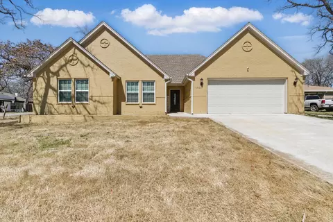 1612 Tanglewood Dr, Azle, TX 76020