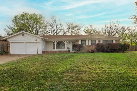 3604 Dawn Dr, North Richland Hills, TX 76180