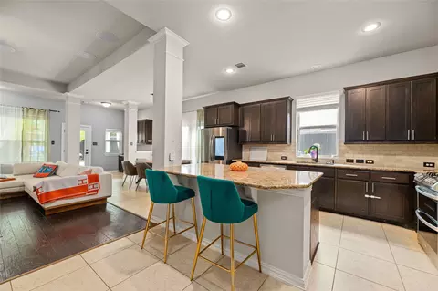 7062 Belteau Ln, Dallas, TX 75227