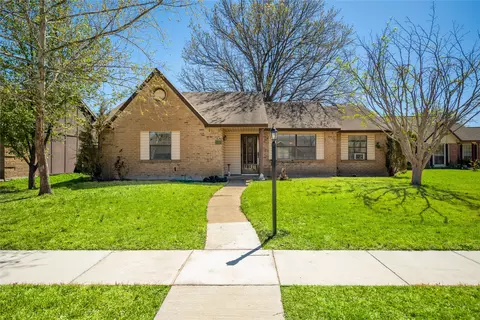 712 Camilla Ln, Garland, TX 75040