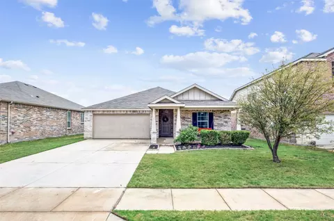 10008 Amosite Dr, Fort Worth, TX 76131