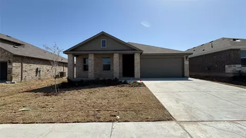 845 Round Robin Ln, Fort Worth, TX 76131