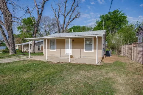 2500 Roselawn Dr, Denton, TX 76205