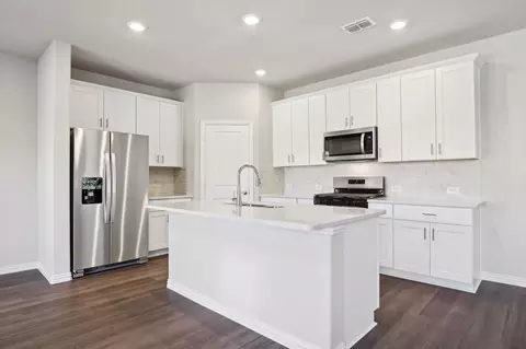 920 Dayflower Ct, Lavon, TX 75166