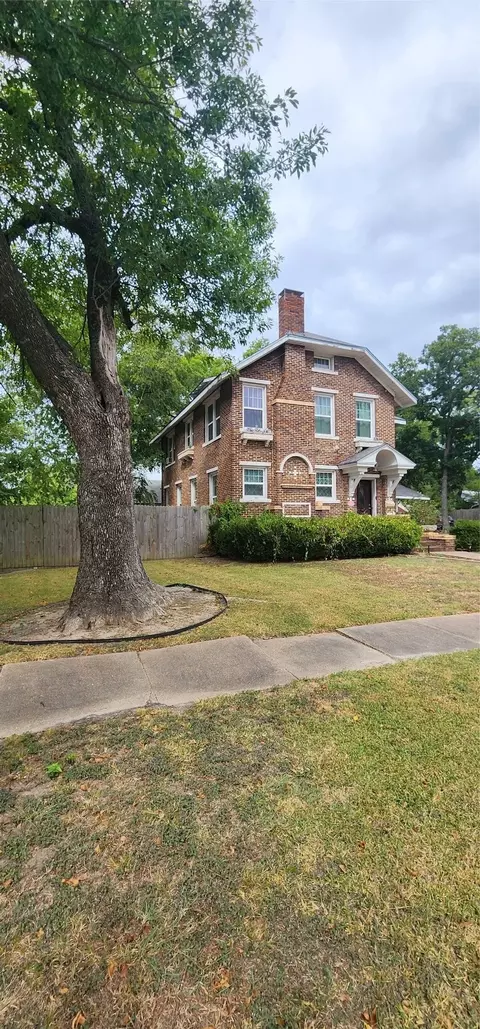408 S Canton St, Mexia, TX 76667