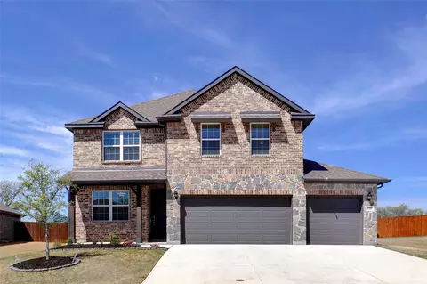 128 Creekside Dr, Sanger, TX 76266