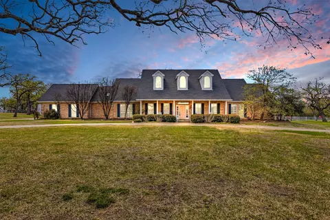 6030 Oak Hollow Dr, Burleson, TX 76028