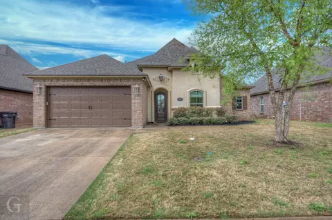 421 Remington Dr, Bossier City, LA 71111