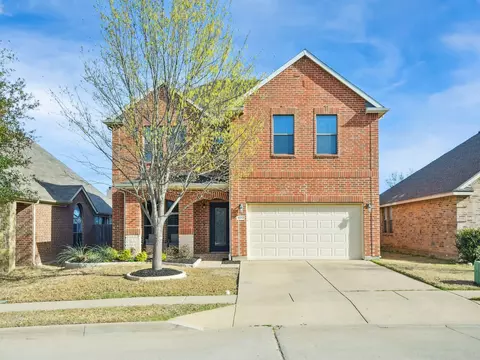 4013 Hollow Lake Rd, Roanoke, TX 76262