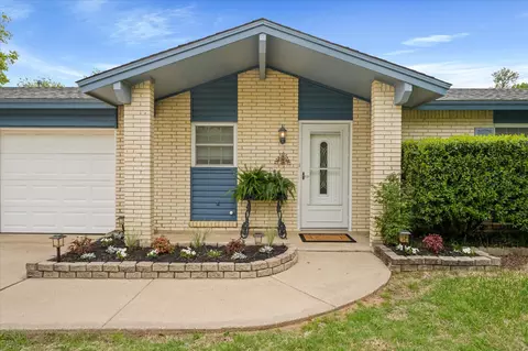 6424 Moonglow Ln, Watauga, TX 76148