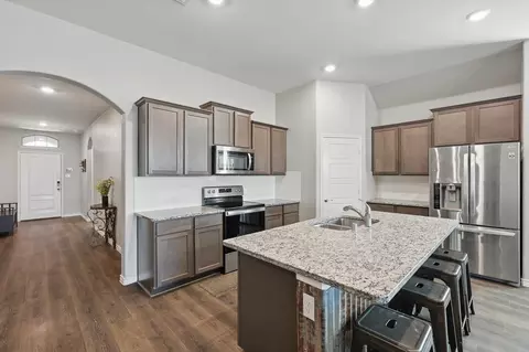 191 Lakeview Cir, Pilot Point, TX 76258