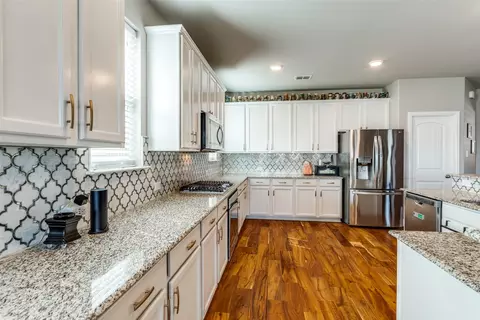 905 Bird Creek Dr, Little Elm, TX 75068