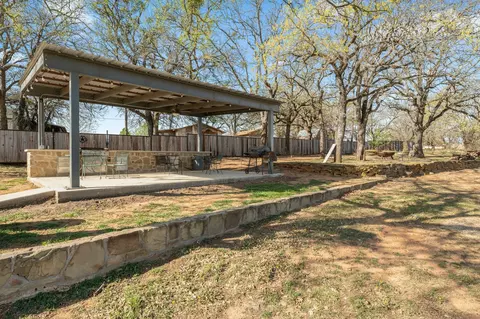 124 Arrowhead, Comanche, TX 76442 photo 3