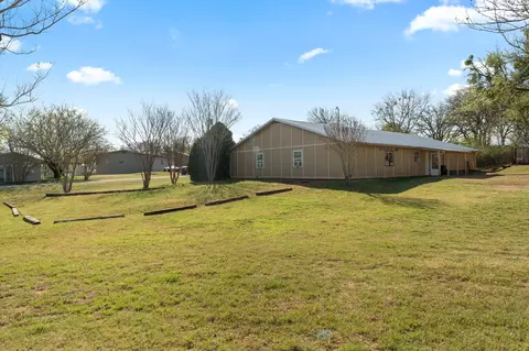 124 Arrowhead, Comanche, TX 76442 photo 32