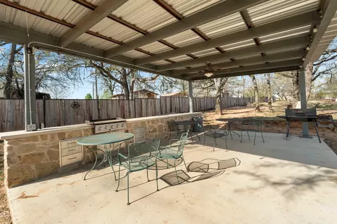 124 Arrowhead, Comanche, TX 76442 photo 4