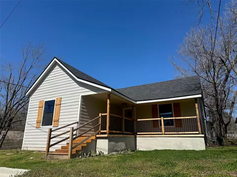 431 W Monterey St, Denison, TX 75020