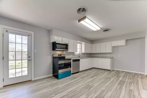 1805 Austin Dr, Kaufman, TX 75142