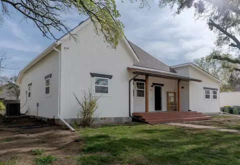 420 W Graham St, Cleburne, TX 76033