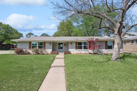721 Hurstview Dr, Hurst, TX 76053