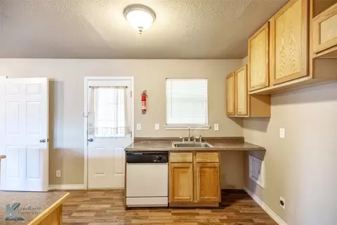 616 E 10th St, Baird, TX 79504 photo 10