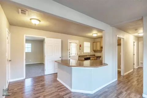 616 E 10th St, Baird, TX 79504 photo 8
