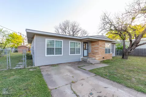 616 E 10th St, Baird, TX 79504 photo 2