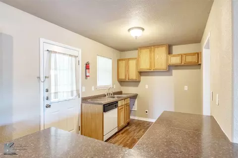 616 E 10th St, Baird, TX 79504 photo 9