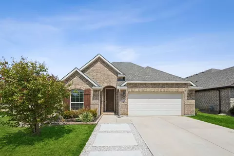 14720 Spitfire Trl, Roanoke, TX 76262