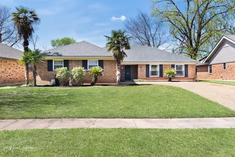 10024 Village Green Dr, Shreveport, LA 71115