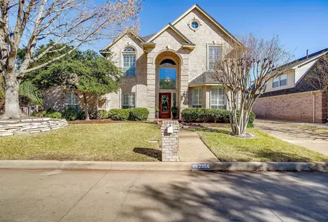 2856 Oakbriar Trl, Fort Worth, TX 76109