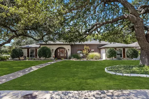 16301 Dalmalley Ln, Dallas, TX 75248