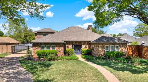 3315 Gatwick Pl, Farmers Branch, TX 75234