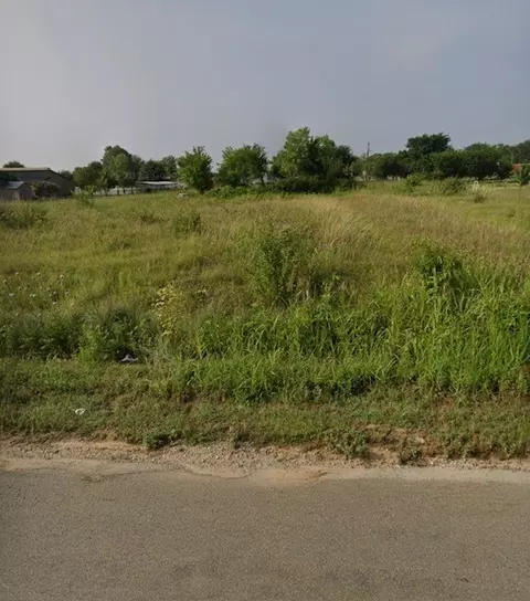 1560 Highland Cir, Springtown, TX 76082
