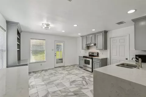 8828 Tumbleweed Dr, Cross Roads, TX 76227