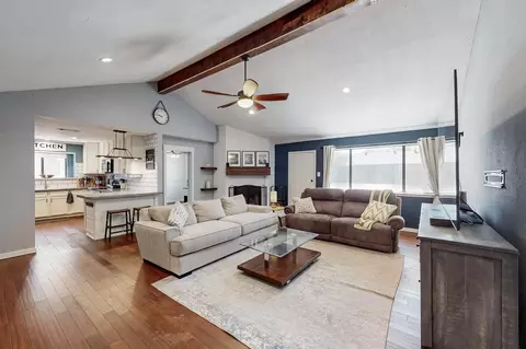 2800 Edgewood Ln, Bedford, TX 76021